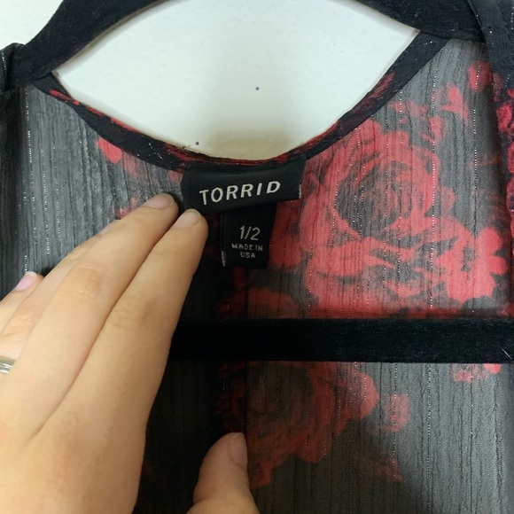 Torrid black floral sheer metallic flowy kimono - Picture 6 of 9